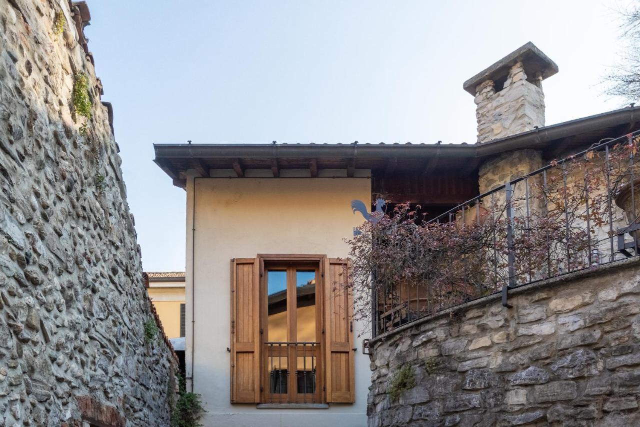 Blue Attic - Historical Como City Center By Rent All Комо Екстериор снимка