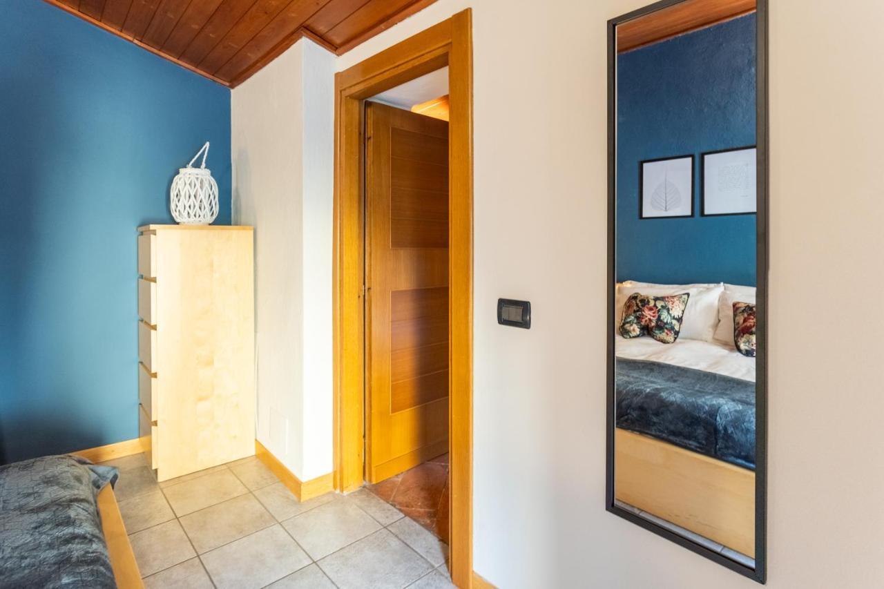 Blue Attic - Historical Como City Center By Rent All Комо Екстериор снимка