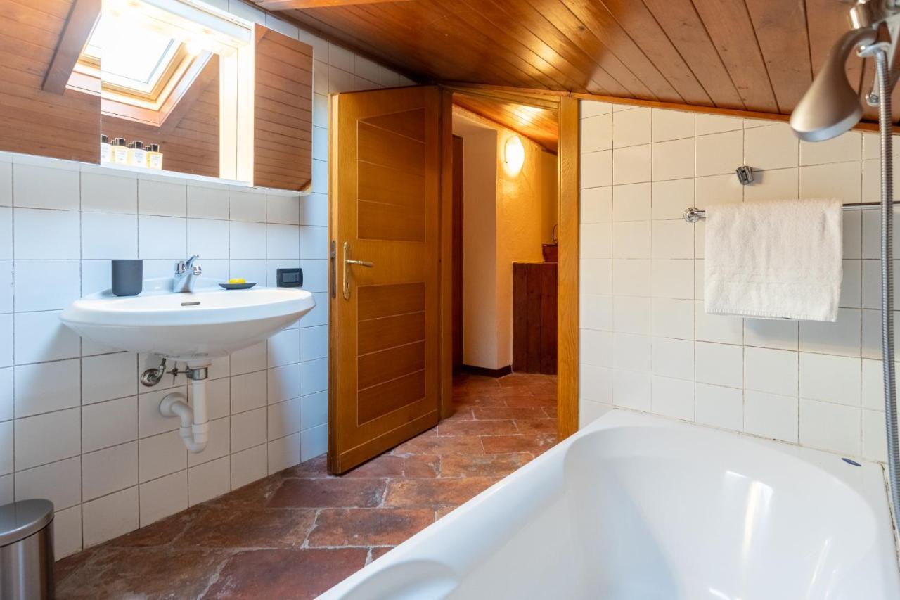 Blue Attic - Historical Como City Center By Rent All Комо Екстериор снимка