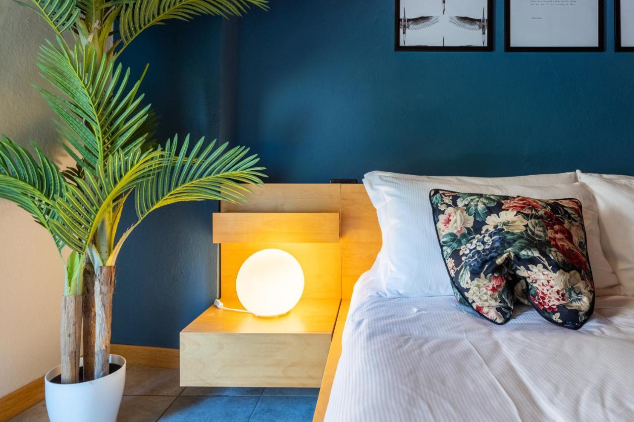 Blue Attic - Historical Como City Center By Rent All Комо Екстериор снимка